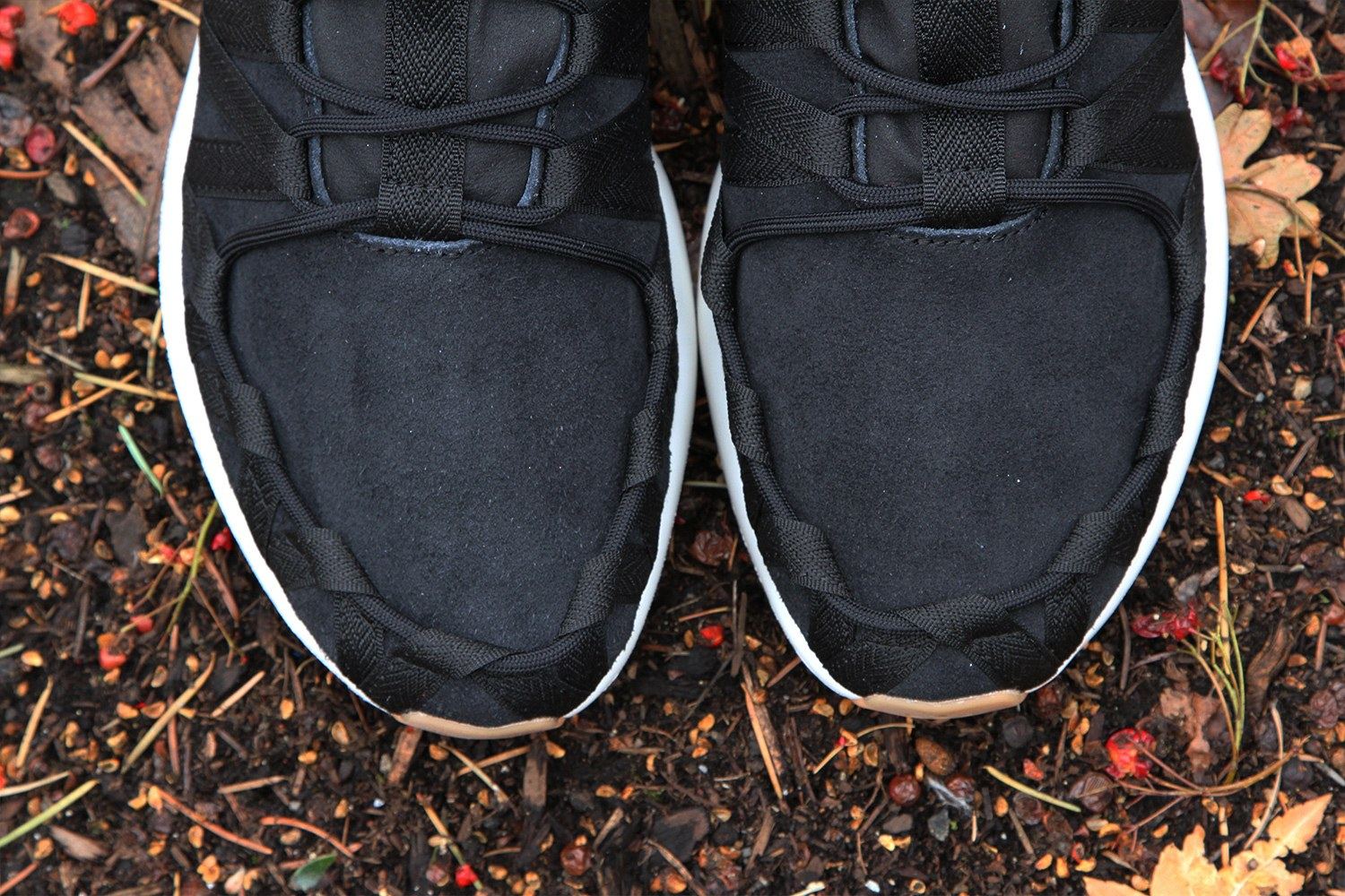 The pair from above, showing the moc-toe seam around the forefoot.