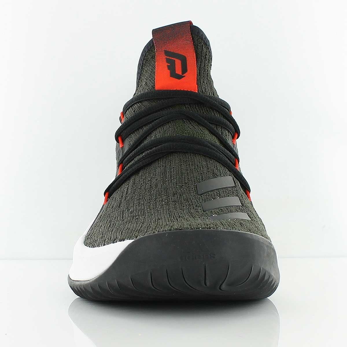 The night cargo shoe head-on, with the red D logo pull tab above black laces.